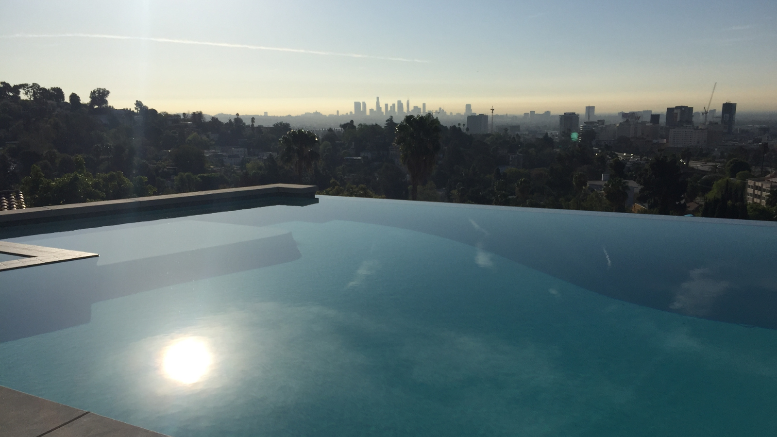 infinity edge pool overlooking the city of los angeles