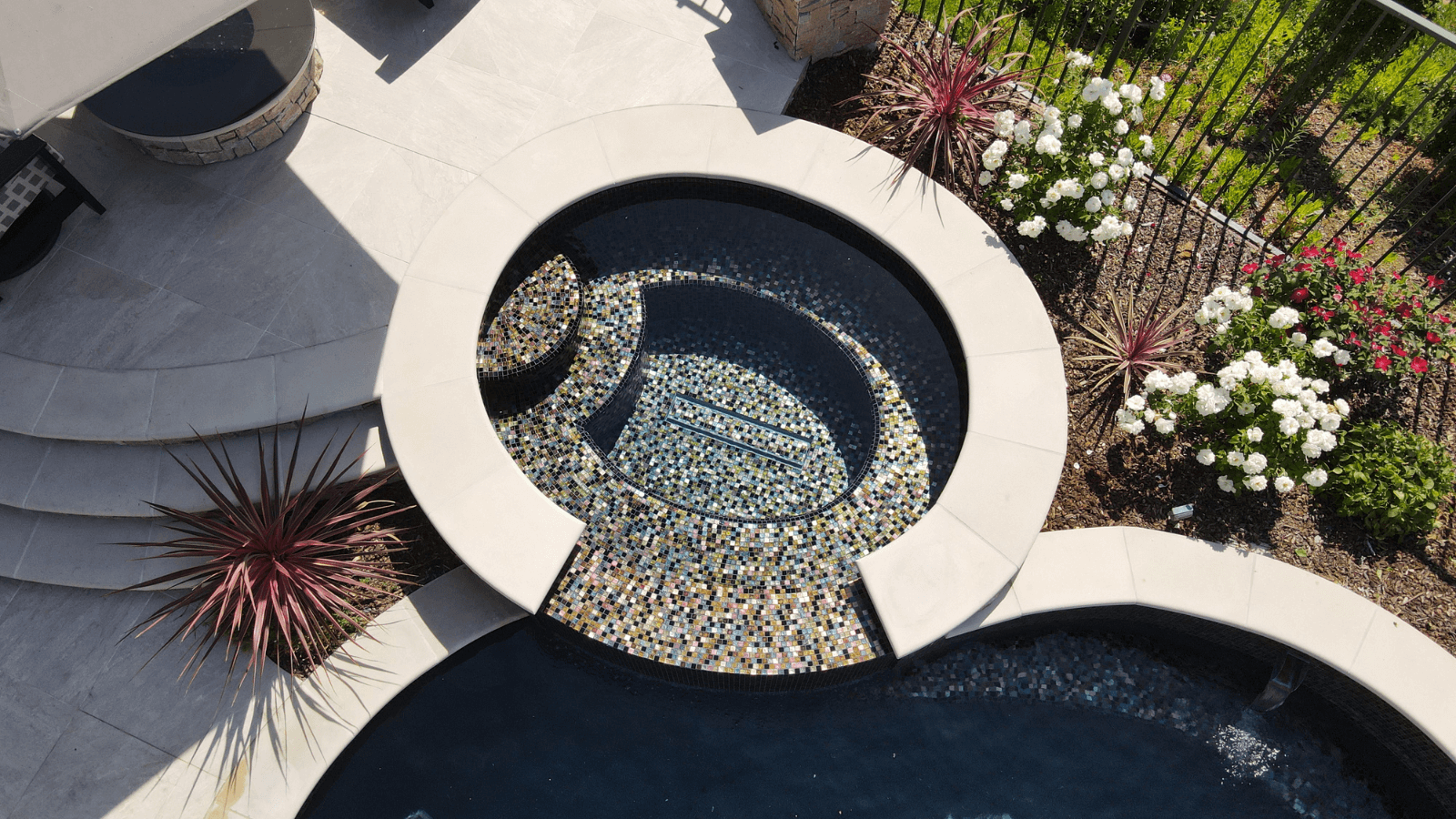 Glass Tile for Pools: Elevate Your Swimming Pool Experience